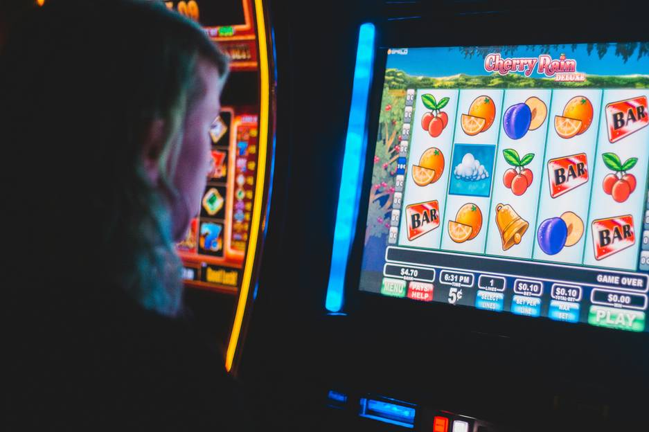Bet on red casino online